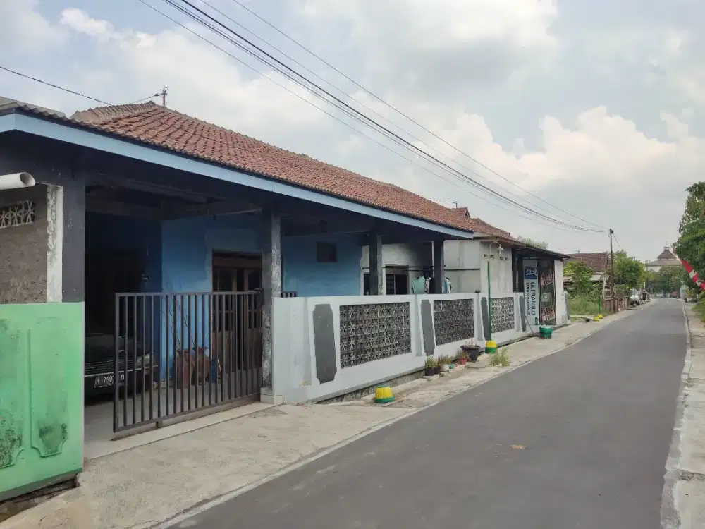 Dijual rumah ada kost nya