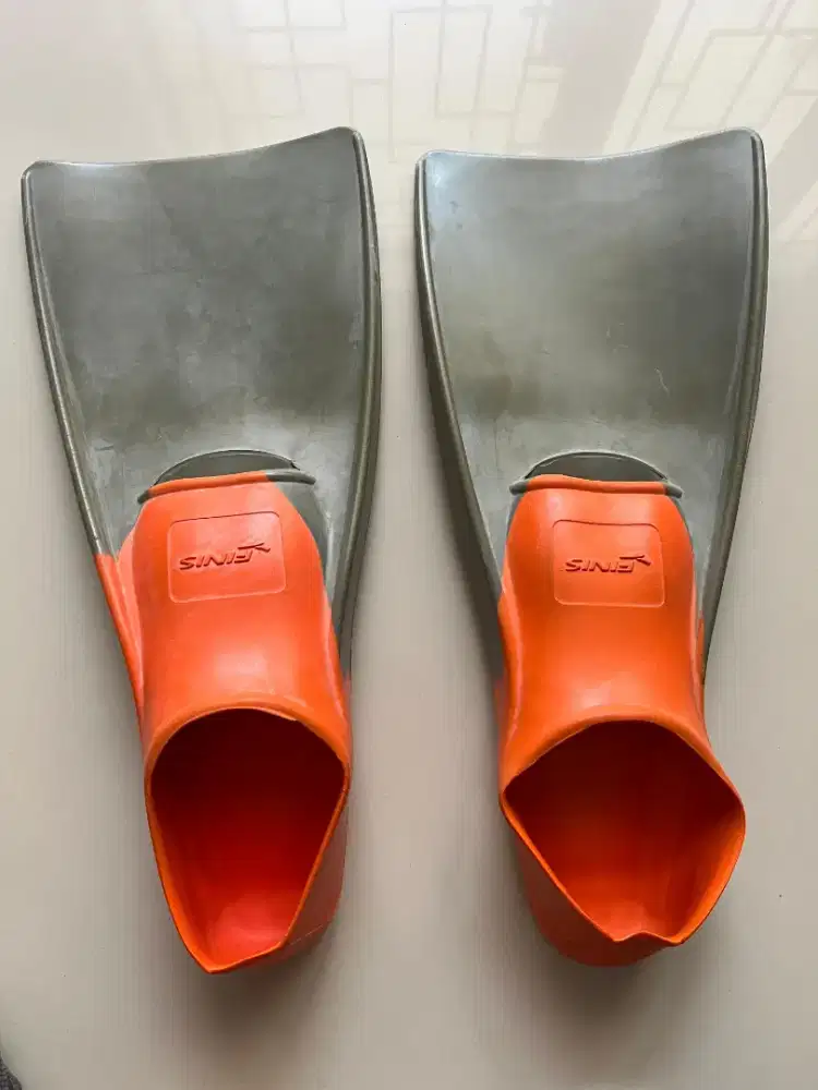 Finis Long Floating Fin Red / Grey Euro Size 39-42