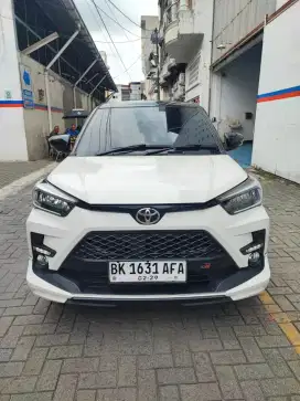 Raize 1.0t GR Sport Hitam Putih