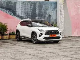Toyota Yaris Cross S GR TSS Hybrid two tone 2023 putih matic