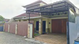 Semi furnished rumah mewah Tirto agung dekat UnDip Tembalang