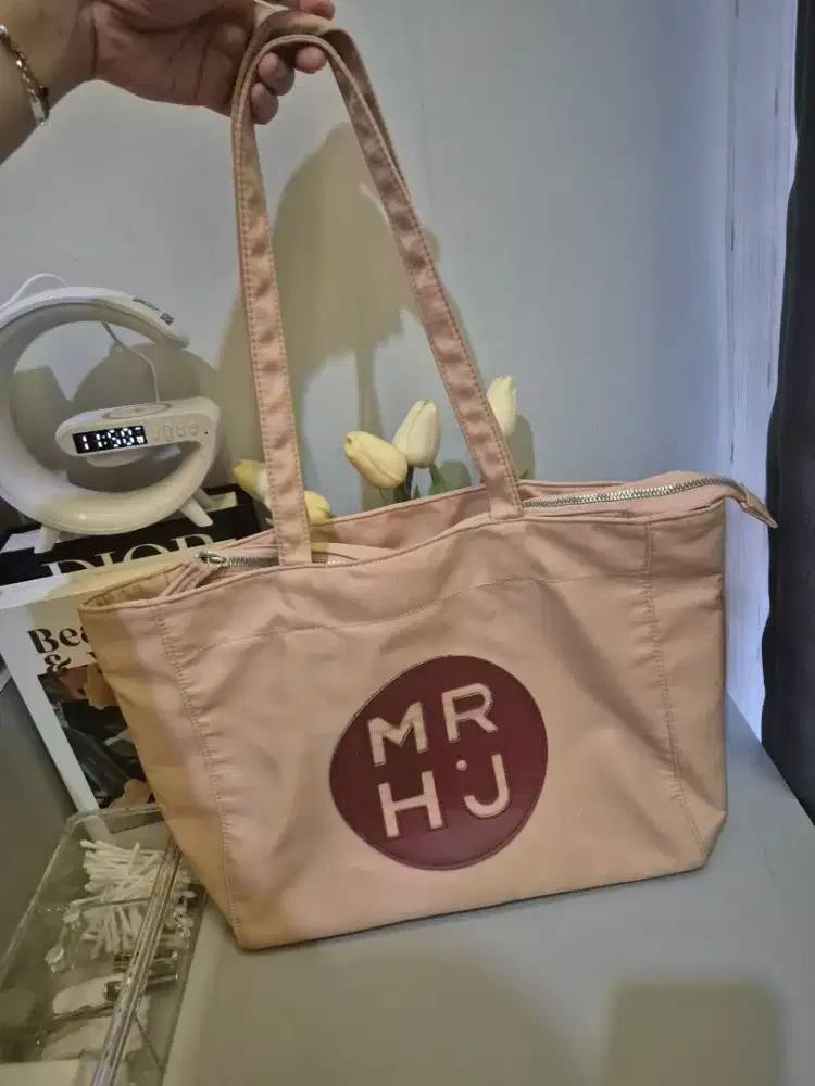 Marhen j warna pink