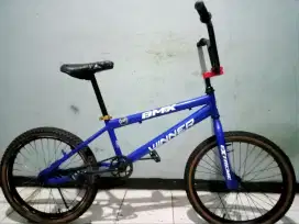 Dijual speda BMX WINNER msih bgus rem sudah torpedo btangan ORIan bgus