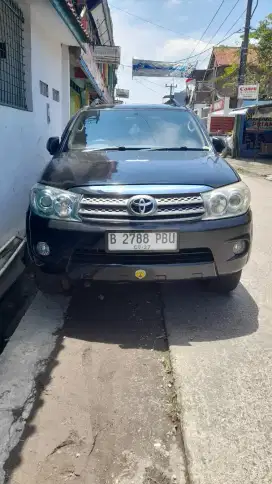 Fortuner 2.7 G lux AT 2010