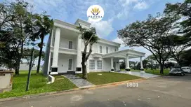 Rumah Besar dalam Cluster dengan View Lapangan Golf