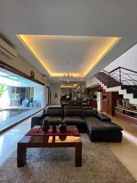 Dijual Rumah Lux Lingkungan Nyaman di Singgasana Pradana