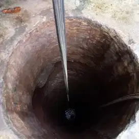 Tukang bikin sumur