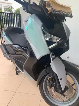 XMAX CONNECTED 2024 GREY
