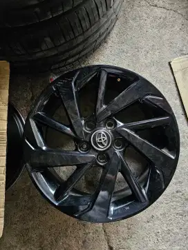 Velg OEM Rush ORI TRD R17 PCD5x114.3 (sdh dicat hitam)  4pcs Velg