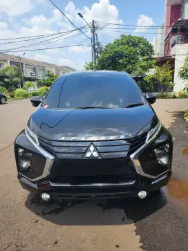 Mitsubishi Xpander Exceed, 2018-AT; Hitam (nego ditempat)