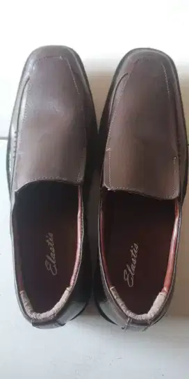 sepatu kulit buat kantor