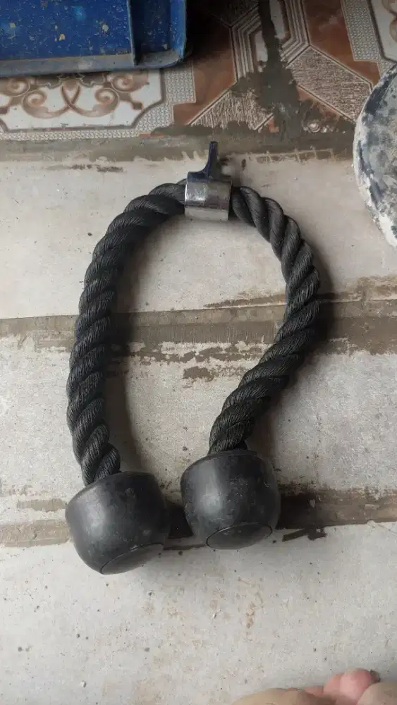 TALI GYM TRICEP ROPE PULL DOWN