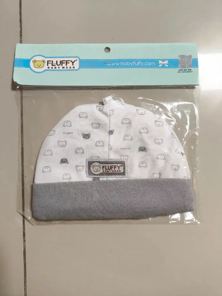 Topi emen Fluffy warna abu...