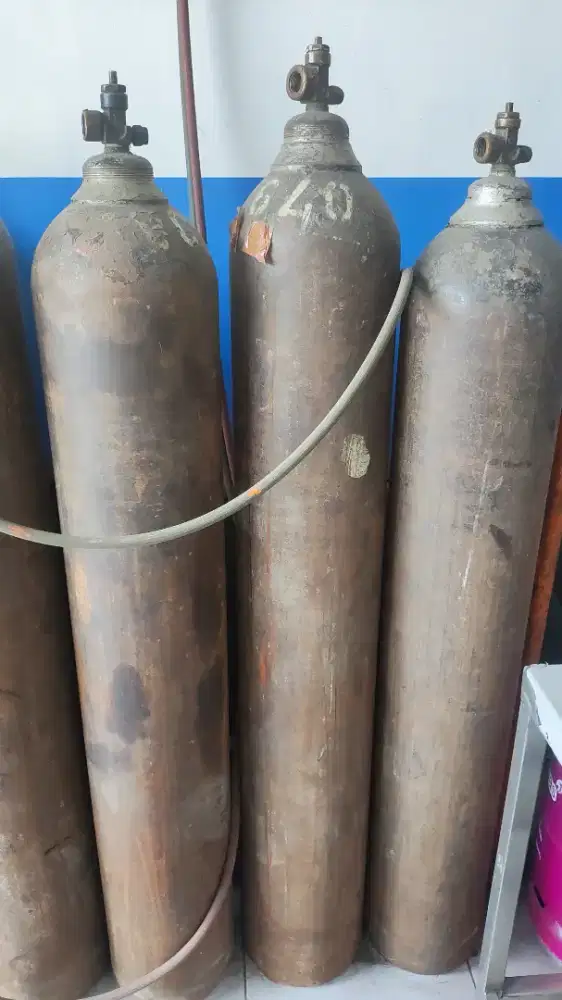 Tabung oksigen bekas