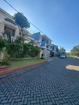 RUMAH KLASIK 2 LANTAI DI ARAYA TAHAP 1, SIAP PAKAI