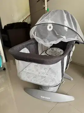 Baby swing from babydoes