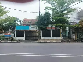 Rumah Komersial di Jalan Kopo 100 Meter dari RS Immanuel, Harga Nego.
