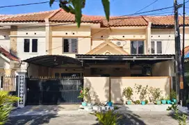 ‼️Jual Cepat‼️ Rumah 2 Lt di Babatan Pulang Wiyung