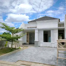 DIJUAL RUMAH MEWAH DEKAT MBK VILLA NUSANTARA