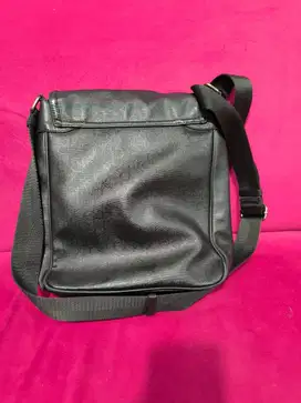 Calvin Klein tas selempang LIKE NEW