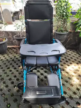 Kursi roda  merek AVICO