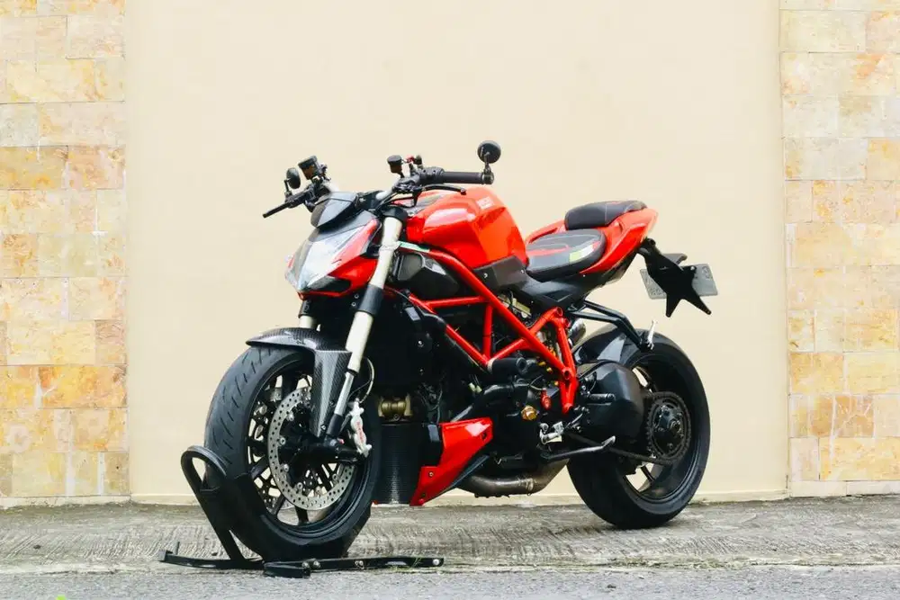 Ducati street Fighter 848 like new BMW panigale monster696 795