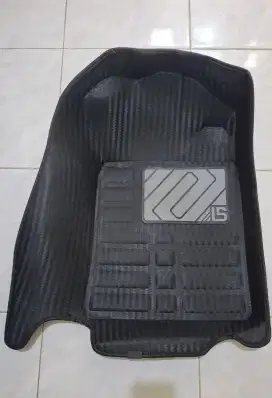 Dijual 1 set karpet mobil ex Daihatsu Terios type R 2022