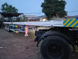 Buntut Trailer 40 Feet 3 Axle Flatbed