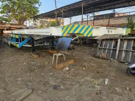 Buntut Trailer 40 Feet 3 Axle Flatbed