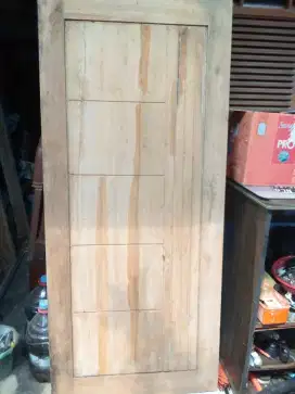 Pintu kayu jati