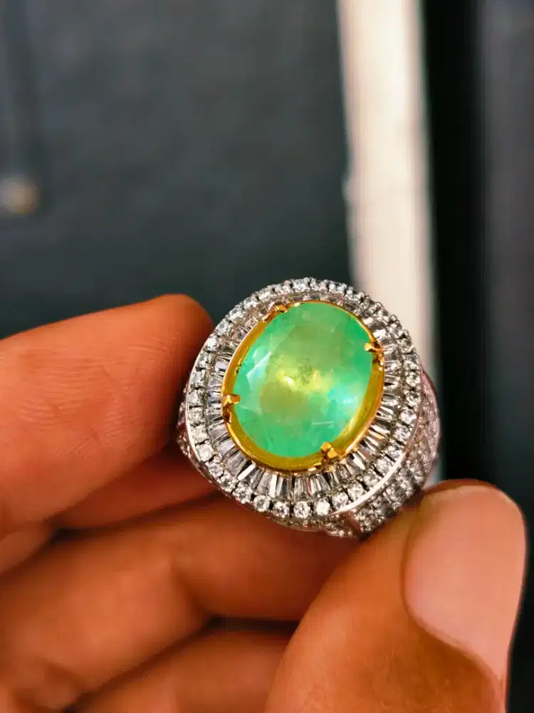 Natural Emerald Zamrud Colombia 4.90crt Kristal Sertifikat WGL Perak