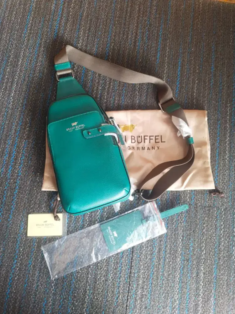 NEW...Braun buffel crossbody original