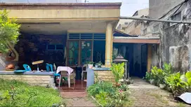 Rumah Strategis Cocok untuk Kantor , Kuliner , Homestay , Kost dll
