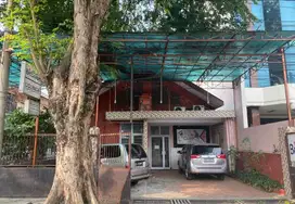 Jual Rumah Lokasi Strategis Jalan Raya, Harga dibawah NJOP