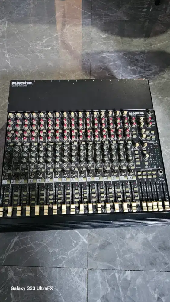 MACKIE VLZ 1604