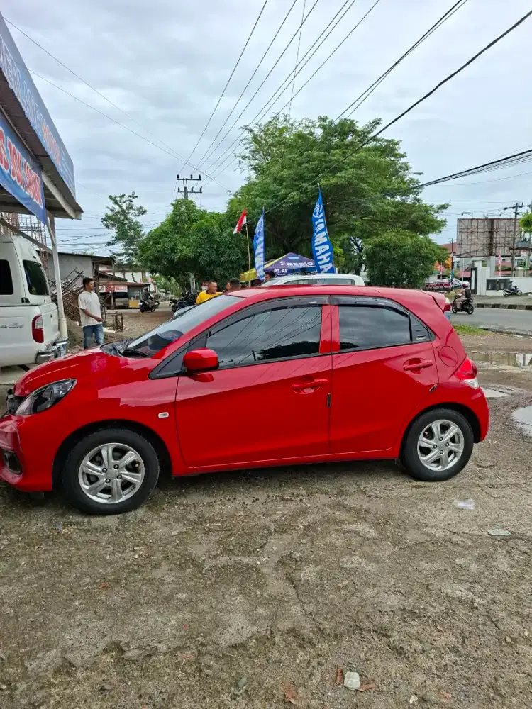 DI JUAL CEPAT MOBIL BRIO 2017 METIK