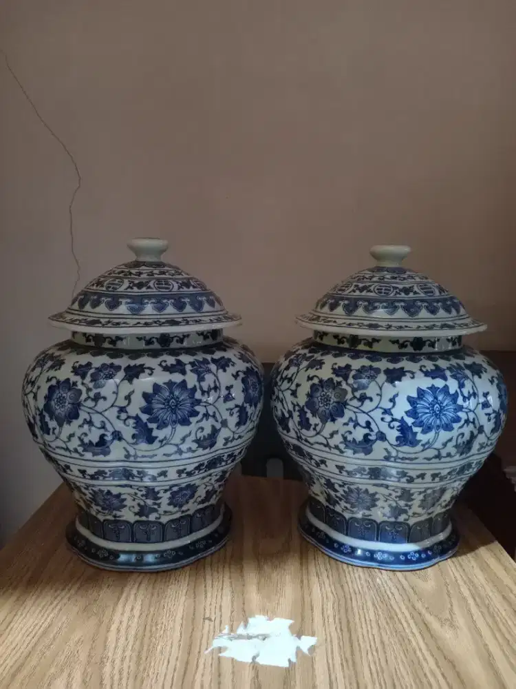 Pajangan keramik motif bunga