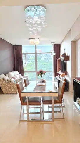 DISEWAKAN APARTEMDEN SUMMIT TOWER EVEREST LT. 3 KELAPA GADING