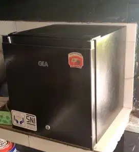 Kulkas mini GEA Normal