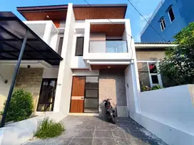 ROYAL PAKA SELANGKAH dari UPN Rungkut‼️Rumah 2 Lantai One Gate System