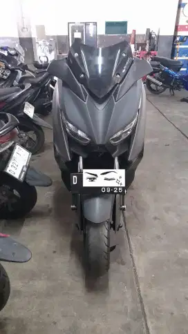 Yamaha Xmax 2017 hitam km.low 39rb istimewa (Bisa tuker tambah)