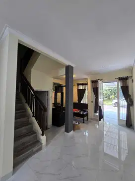 Dijual Rumah Siap Huni 2,5 Lantai di Modernland, Tangerang