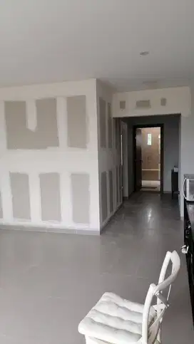 Sekat Plafon Partisi PVC GRC Gypsum Jasa Tukang Pasang Wall Moulding