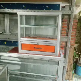 Etalase rokok buat warung