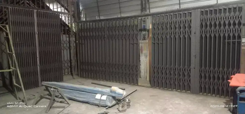 pintu harmonika