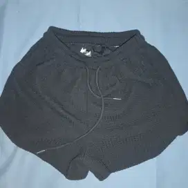 celana hotpants hitam wanita