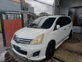 Mobil nyaman ,pajak murah
