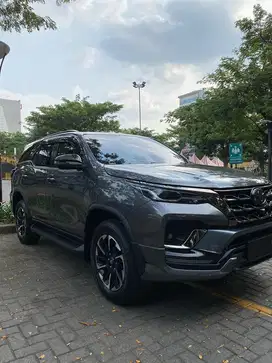 Toyota Fortuner 2.4 GR Nik 2021 Reg 2022