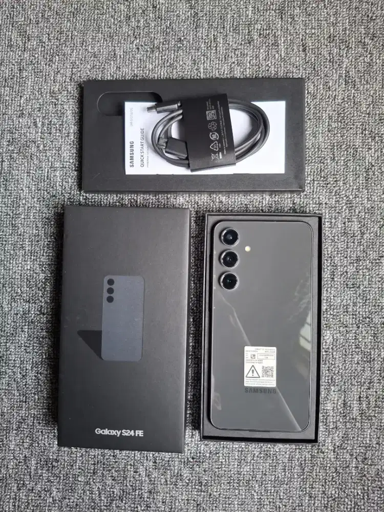 Samsung s24 fe 8/256 like new