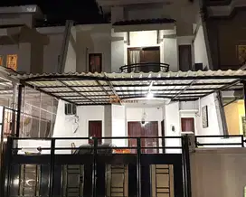 Harga Nego Cepat! Rumah Permata Media 2LT, Strategis Dekat Mall Puri